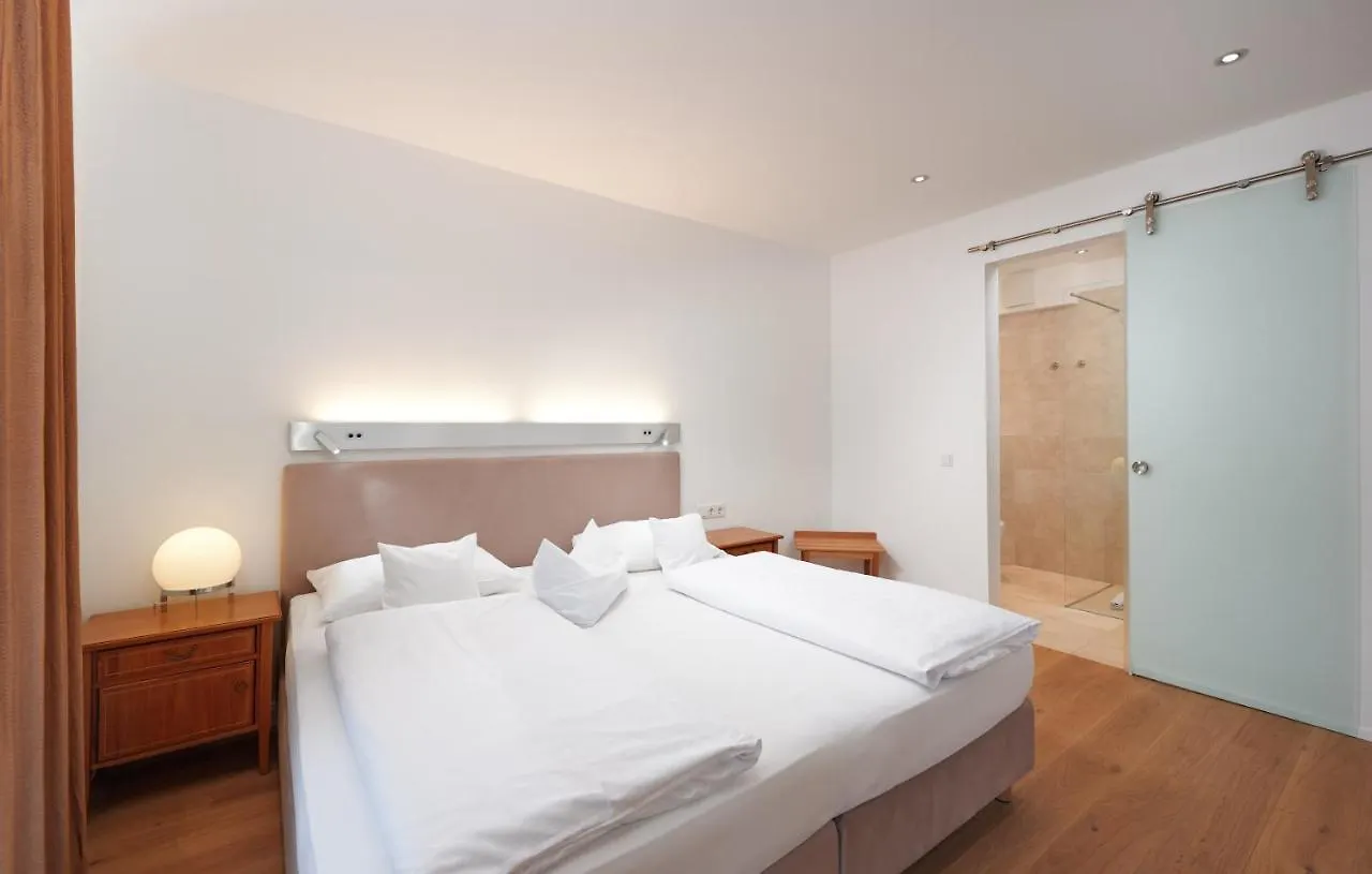 120Qm Deluxe Apartment Suites Christina Im Stil Design Hotel Vosteen Naehe Der Kaiserburg Nürnberg